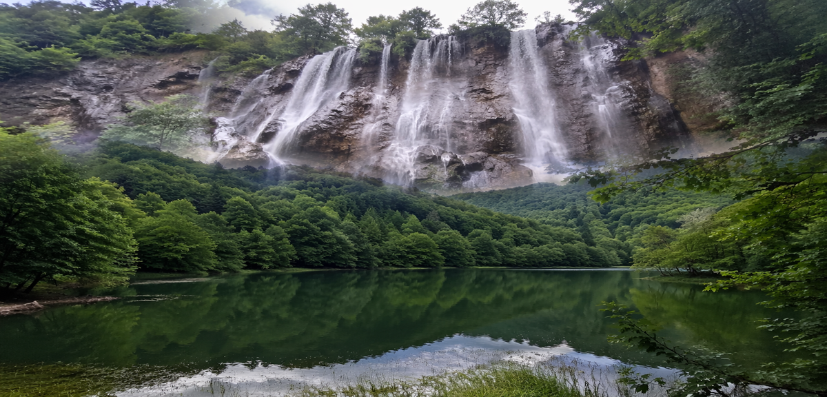 Borçka Karagöl & Mençuna Şelalesi Turu